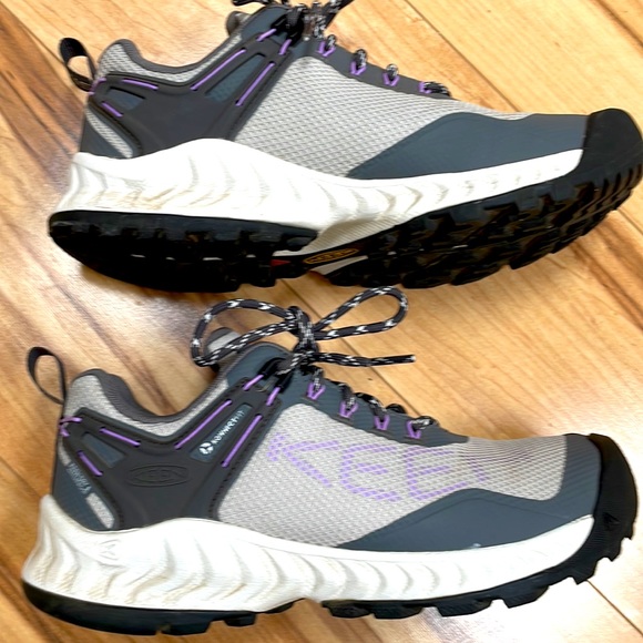 Keen Shoes - Keen women’s konnectfit keen Dry water proof sneakers worn once